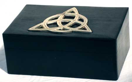 (image for) Handcrafted Box with Floral Design