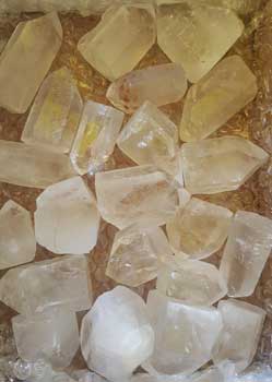 (image for) Flat of Rough Quartz Points (~3.0#)