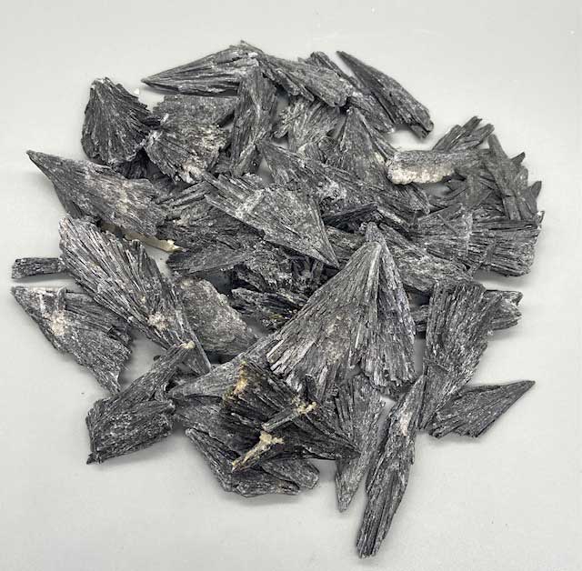 (image for) 1 Lb Kyanite untumbled