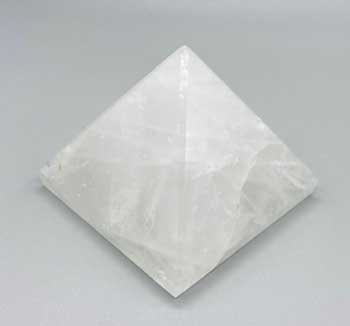 (image for) 70mm Quartz, Faden pyramid