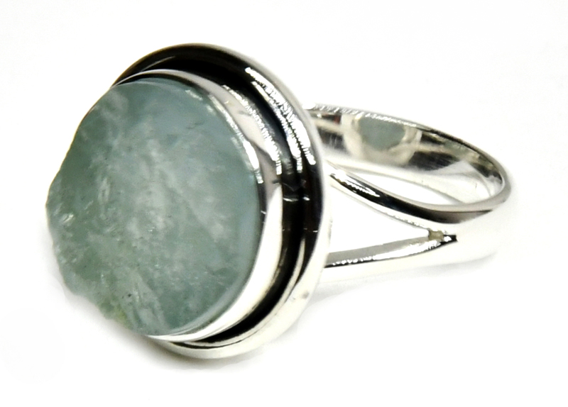 (image for) size 8 Aquamarine ring - Click Image to Close